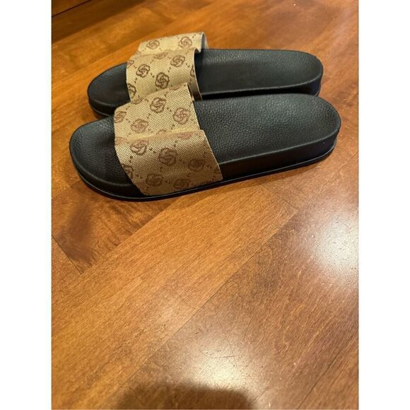 Brand new boutique slides - Picture 1 of 5